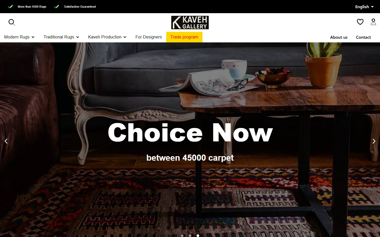 صفحهی اصلی گالری کاوه با بنر For Designers و منوی دستهبندی فرشها